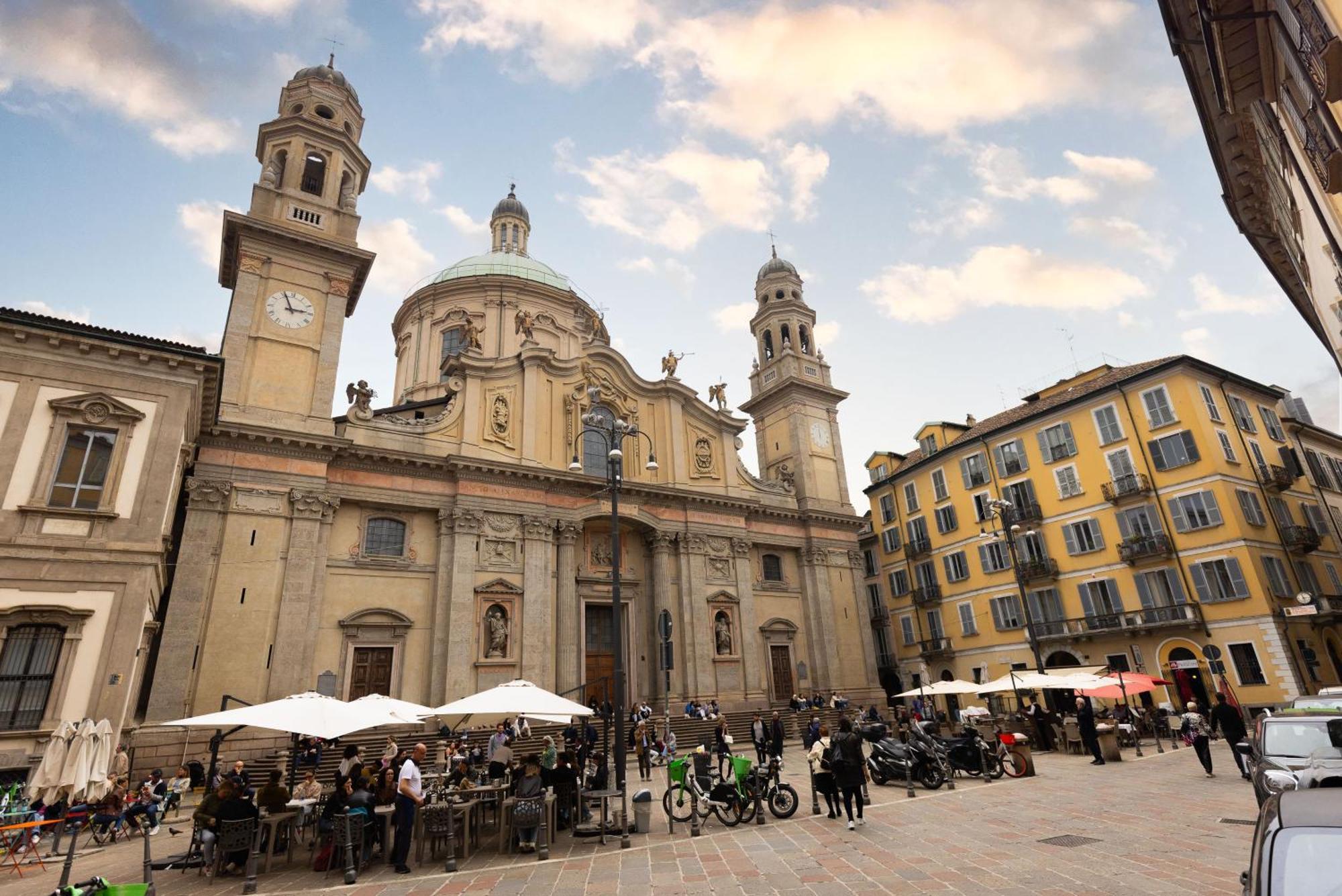 Living Uniqc Apartment - Duomo ミラノ エクステリア 写真